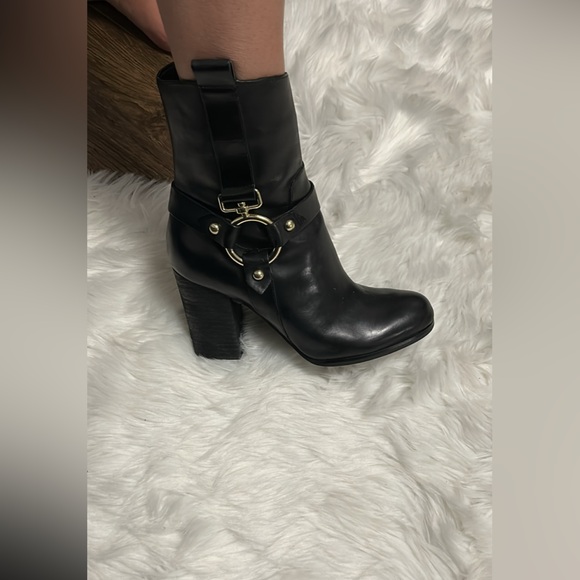 Guess booties heels new - Picture 2 of 5